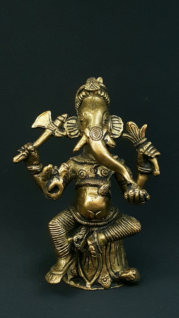 Ganesh Chamba assis 4 bras Ganesh Art India 