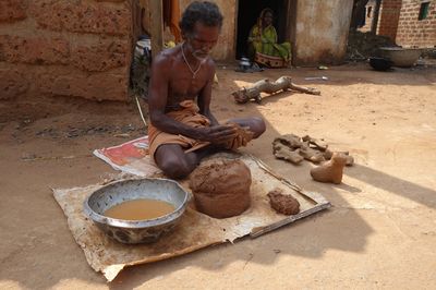 Modelage de la statue en argile - Odisha