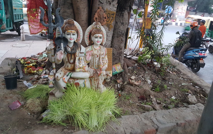 Art indien : les attributs des dieux hindous dans les statues indiennes 3