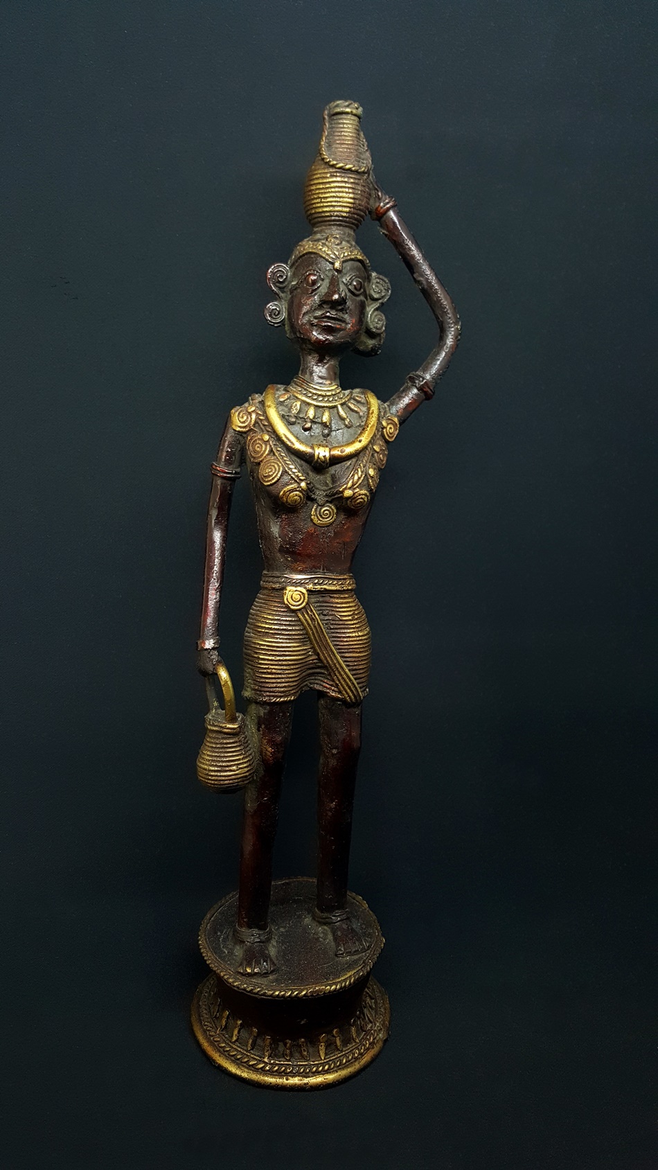 Statue Bastar Femme Tumba