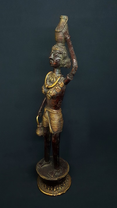 Statue Bastar Femme Tumba