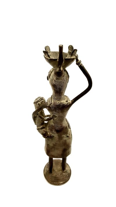 Statue Femme enceinte avec son bébé