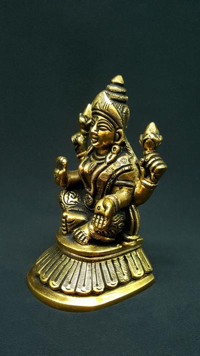 Dana Lakshmi statue 
