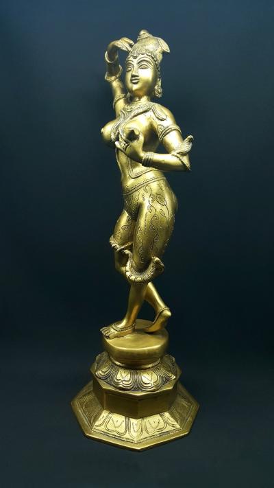 Statue: Dance in India 