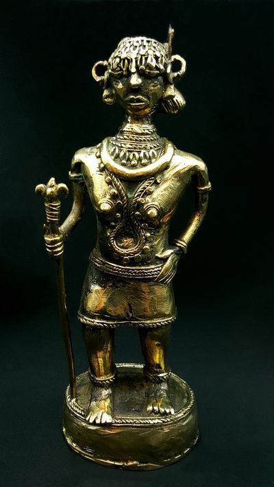 Statue Bastar La femme au sceptre