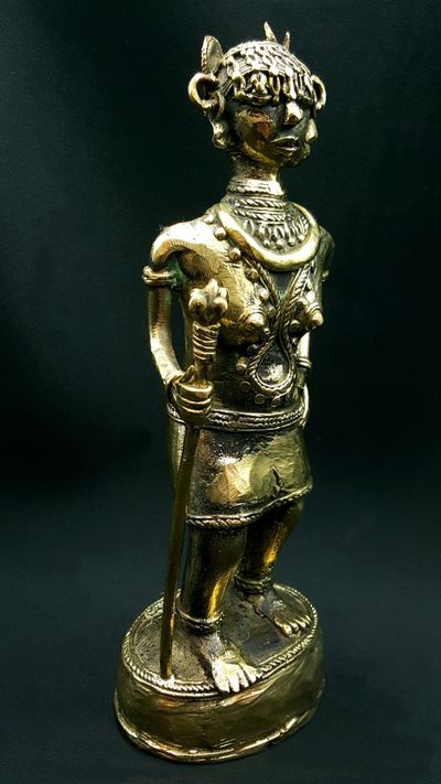 Statue Bastar La femme au sceptre