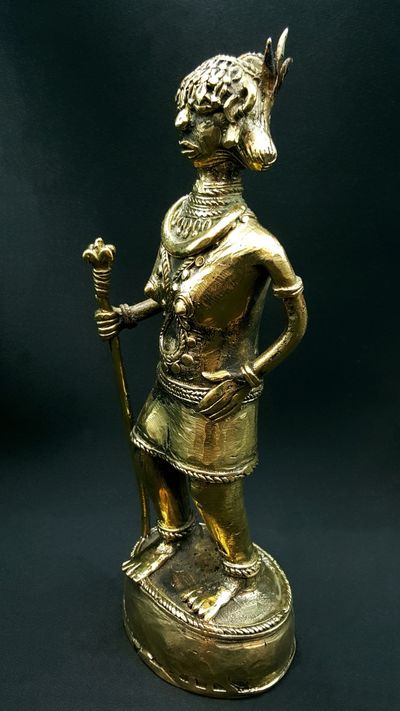 The woman with scepter Statue 